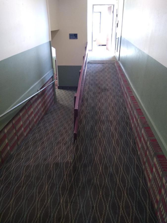 Super 8 By Wyndham Hotel