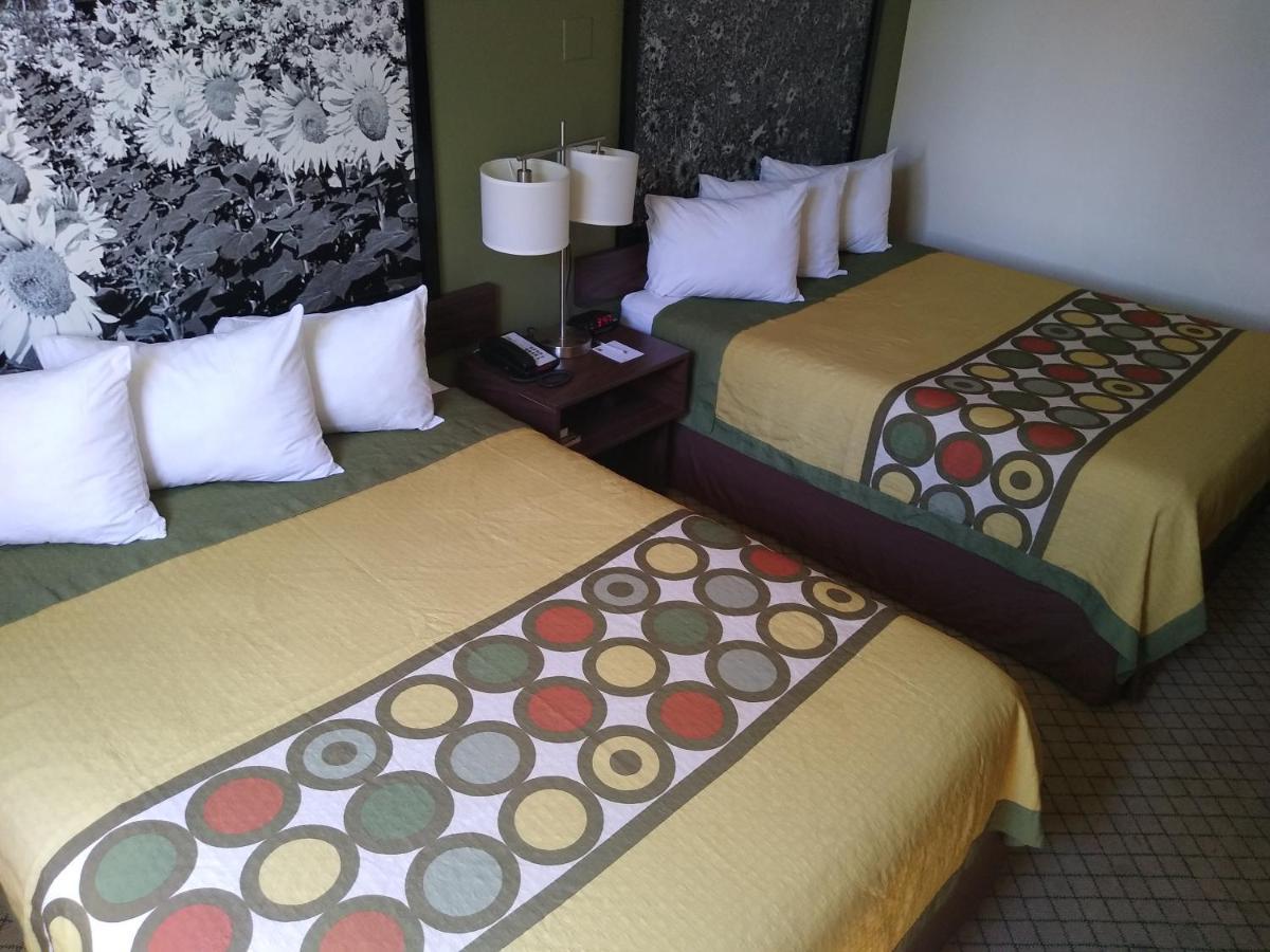 Super 8 By Wyndham 3*