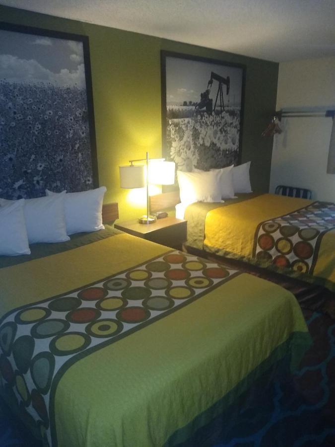 Super 8 By Wyndham Hotel