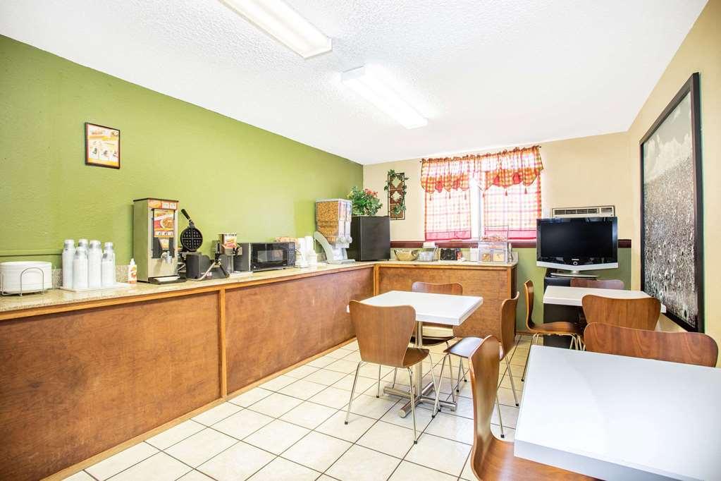 Super 8 By Wyndham 3*