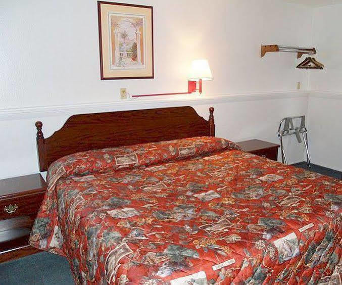 Super 8 By Wyndham Hotel 3*